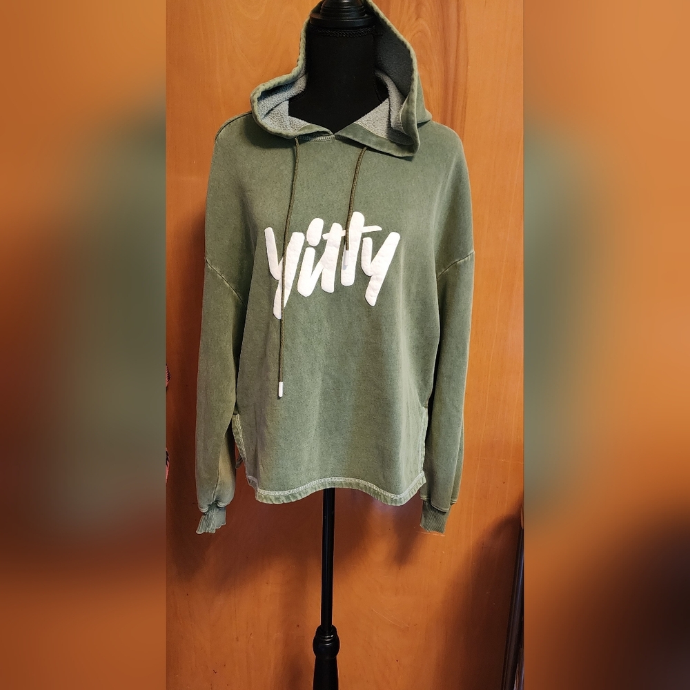 Yitty Hoodie